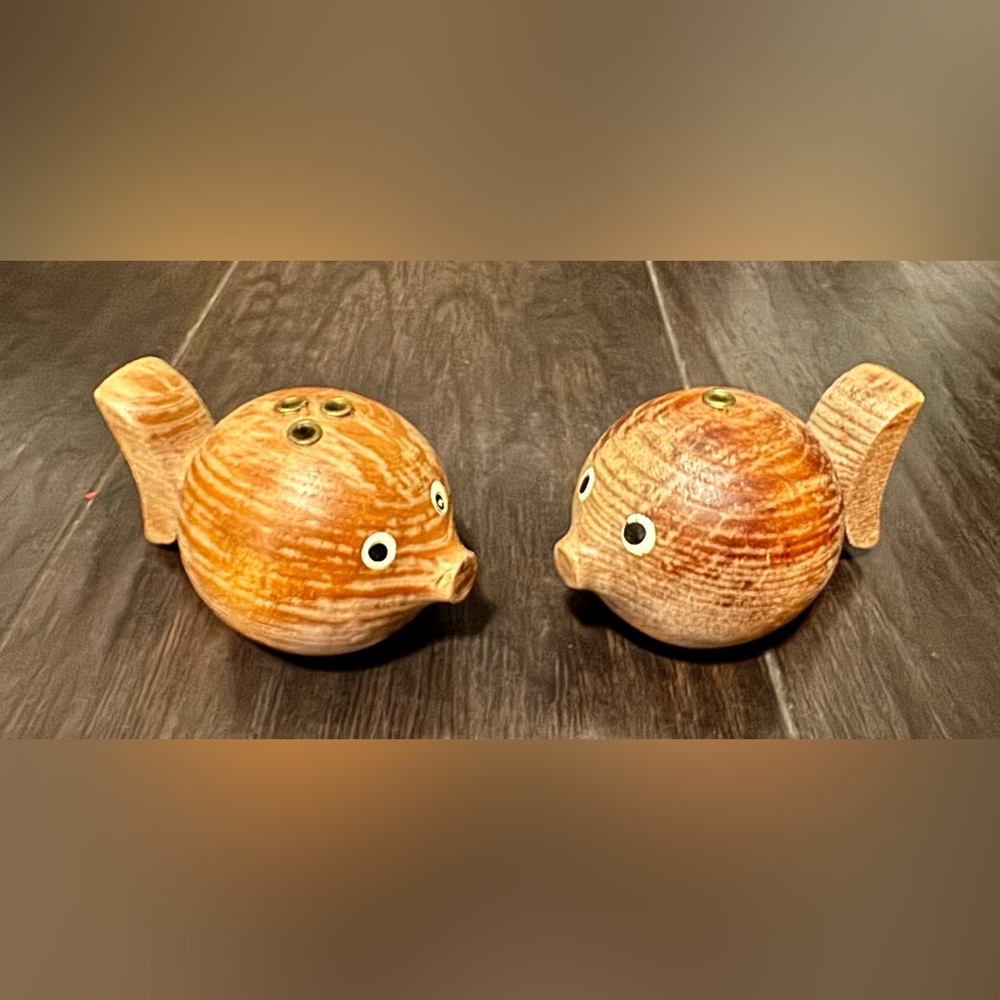Vintage Brown Wooden Blow Fish Salt And Pepper Shakers